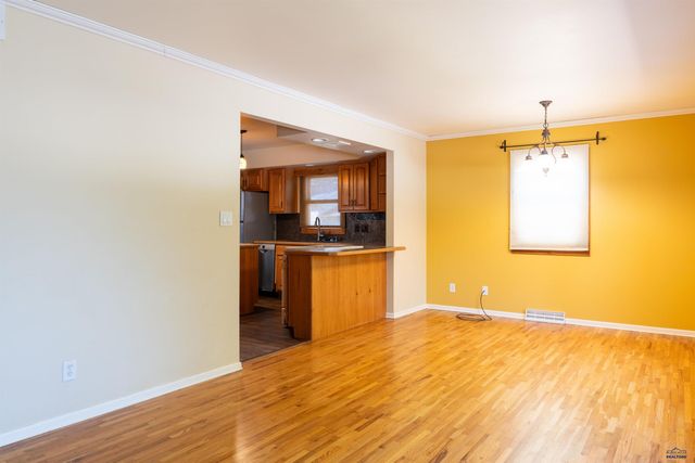 2611 LAWNDALE DR, Rapid City, SD 57702
