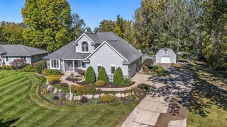625 Grand Woods Court, Grand Rapids, MI 49525