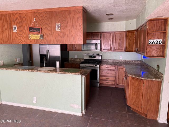 3620 ALDERWOOD MANOR Drive, Horizon City, TX 79928