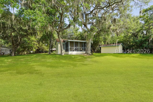 141 Cherry Point Rd S, Okatie, SC 29909