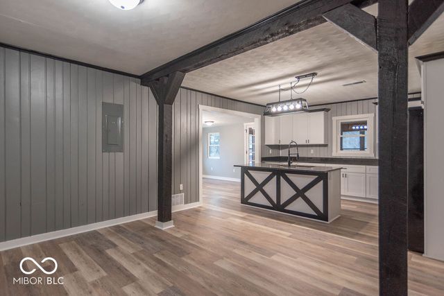 1649 W County Road 100 N, Greencastle, IN 46135