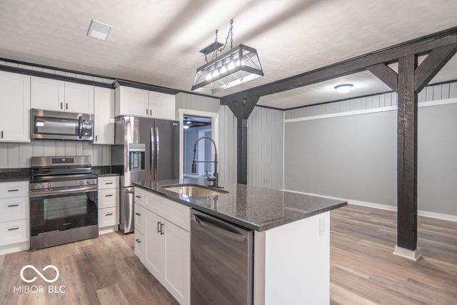 1649 W County Road 100 N, Greencastle, IN 46135