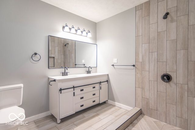 1649 W County Road 100 N, Greencastle, IN 46135