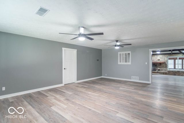 1649 W County Road 100 N, Greencastle, IN 46135