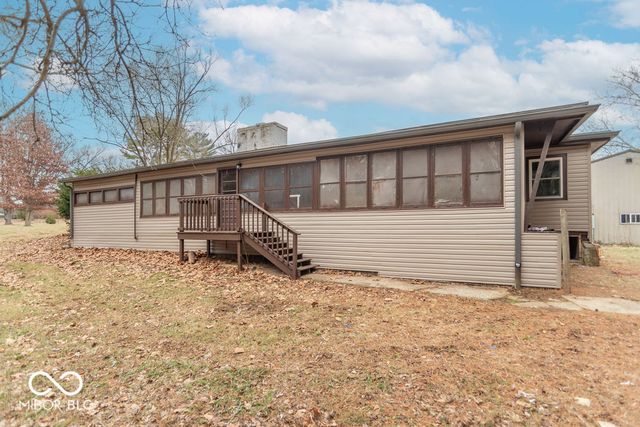 1649 W County Road 100 N, Greencastle, IN 46135