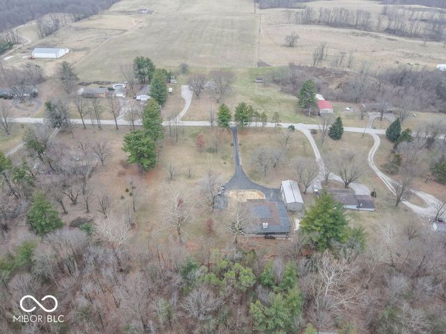 1649 W County Road 100 N, Greencastle, IN 46135