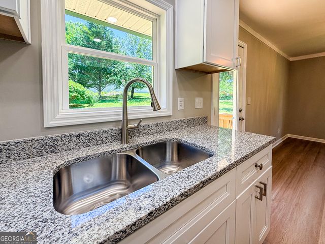 16 Veras Drive, Cleveland, GA 30528