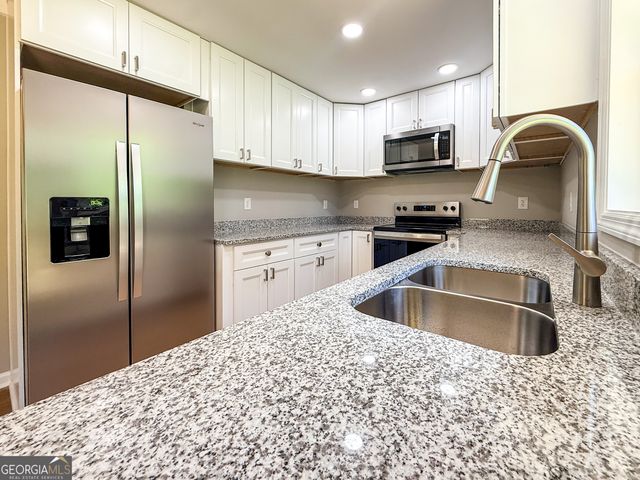 16 Veras Drive, Cleveland, GA 30528