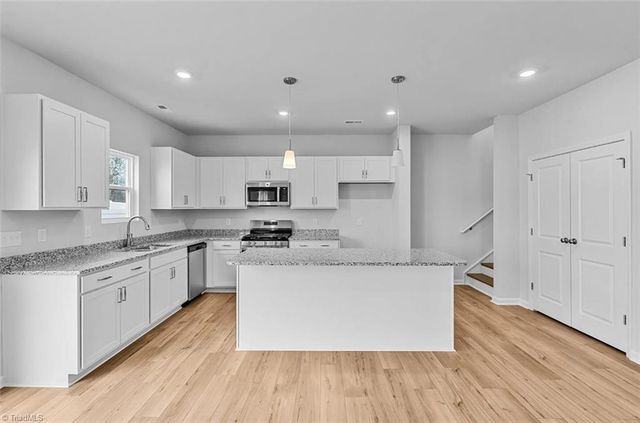 5362 Spicewood Lake Lane, Winston-salem, NC 27106