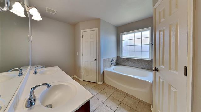 1109 Westridge, Yukon, OK 73099