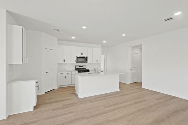 16414 Pinebrook Leaf Lane, Magnolia, TX 77355