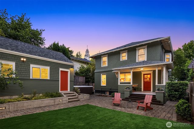 721 18th Avenue E, Seattle, WA 98112