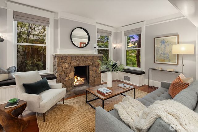 721 18th Avenue E, Seattle, WA 98112