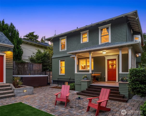 721 18th Avenue E, Seattle, WA 98112