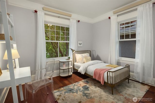 721 18th Avenue E, Seattle, WA 98112