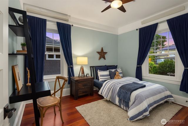 721 18th Avenue E, Seattle, WA 98112