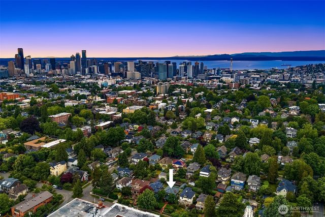 721 18th Avenue E, Seattle, WA 98112