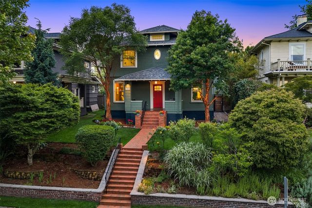 721 18th Avenue E, Seattle, WA 98112