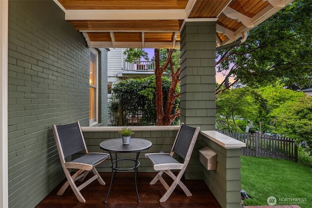 721 18th Avenue E, Seattle, WA 98112
