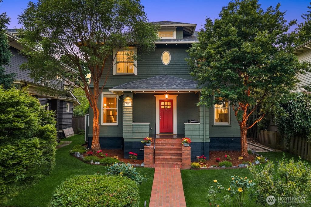 721 18th Avenue E, Seattle, WA 98112