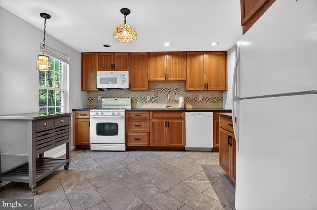 8923 PARK FOREST DR, Springfield, VA 22152
