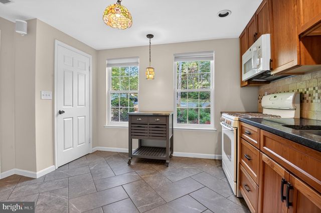 8923 PARK FOREST DR, Springfield, VA 22152