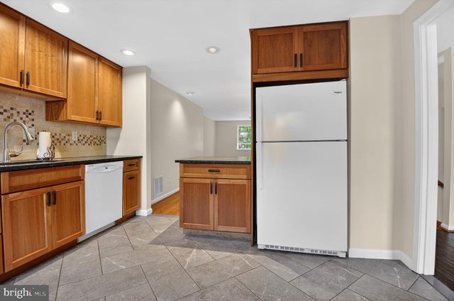 8923 PARK FOREST DR, Springfield, VA 22152