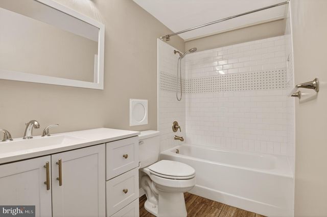 8923 PARK FOREST DR, Springfield, VA 22152