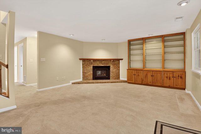 8923 PARK FOREST DR, Springfield, VA 22152