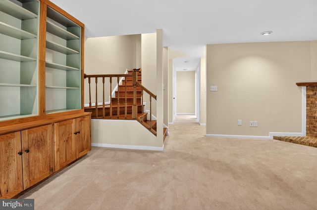 8923 PARK FOREST DR, Springfield, VA 22152