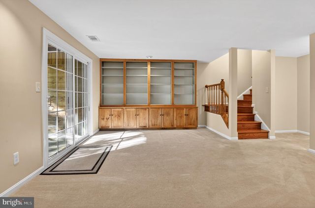 8923 PARK FOREST DR, Springfield, VA 22152