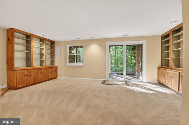 8923 PARK FOREST DR, Springfield, VA 22152