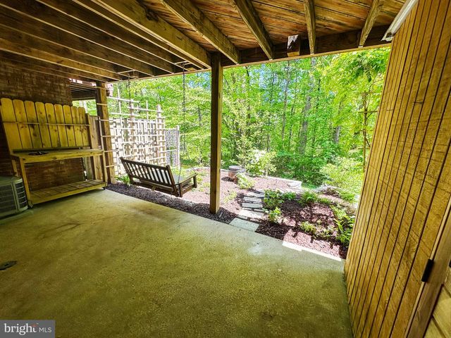 8923 PARK FOREST DR, Springfield, VA 22152