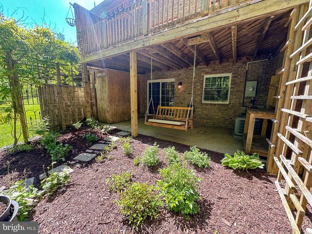 8923 PARK FOREST DR, Springfield, VA 22152
