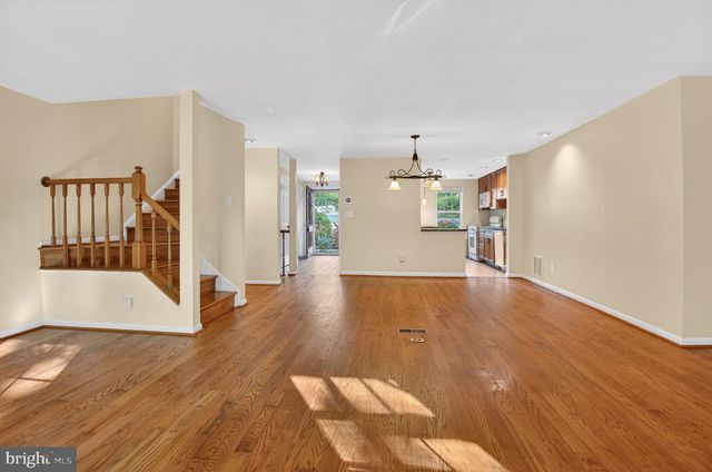 8923 PARK FOREST DR, Springfield, VA 22152