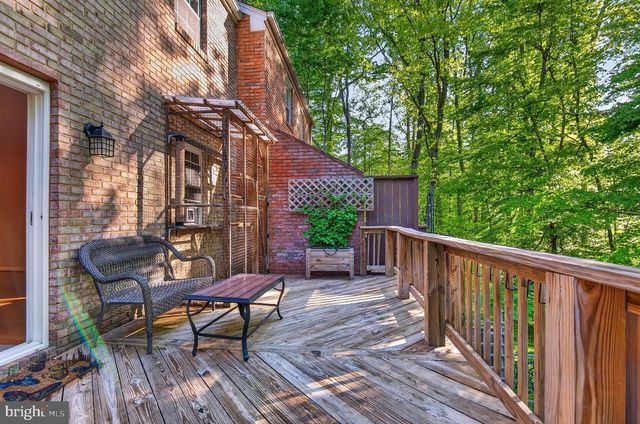 8923 PARK FOREST DR, Springfield, VA 22152