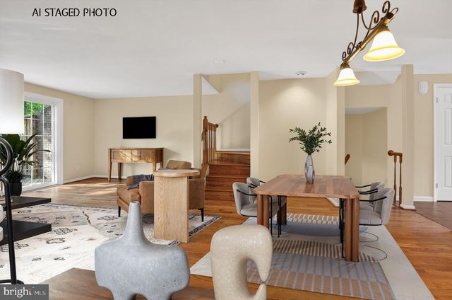 8923 PARK FOREST DR, Springfield, VA 22152
