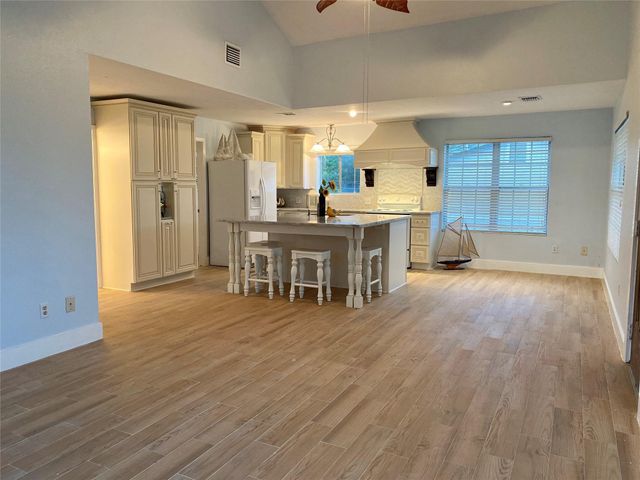 1578 Railroad Avenue, San Leon, TX 77539