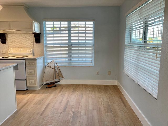 1578 Railroad Avenue, San Leon, TX 77539