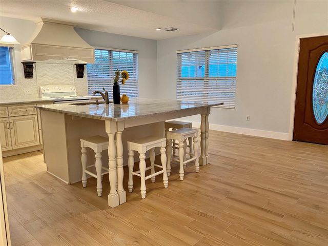 1578 Railroad Avenue, San Leon, TX 77539