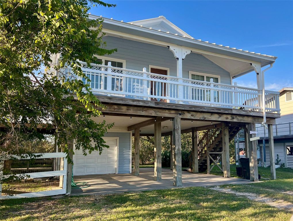 1578 Railroad Avenue, San Leon, TX 77539