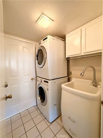 29313 Clear View Lane, Highland, CA 92346