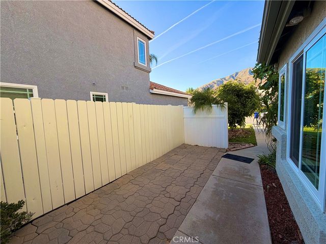 29313 Clear View Lane, Highland, CA 92346