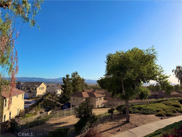 29313 Clear View Lane, Highland, CA 92346