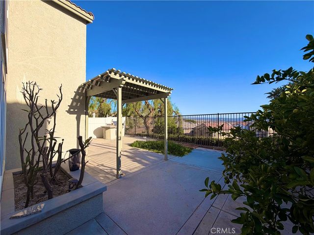 29313 Clear View Lane, Highland, CA 92346