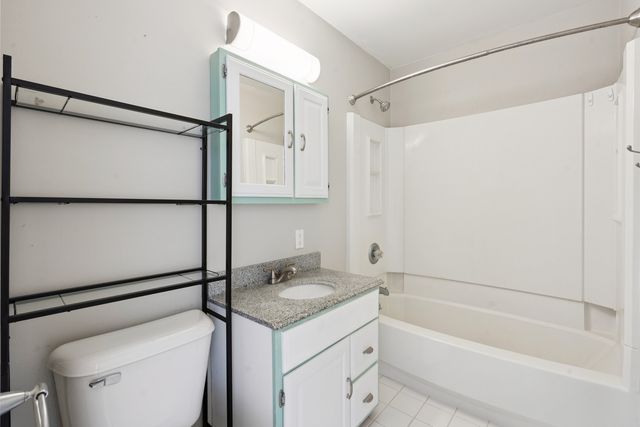 2480 Hwy 30, Dewitt, IA 52742