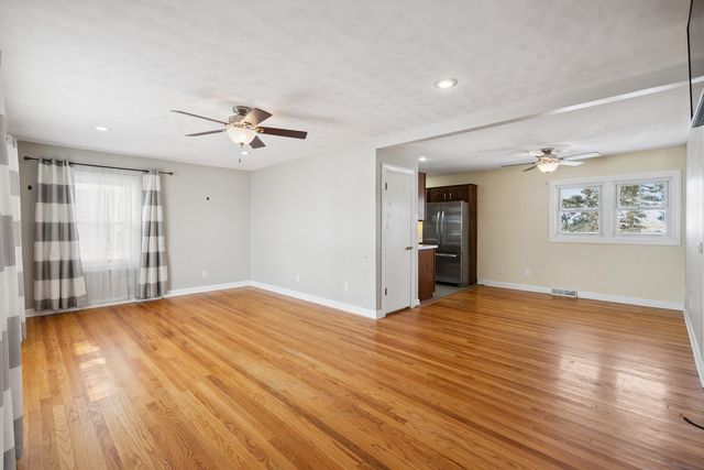 2480 Hwy 30, Dewitt, IA 52742