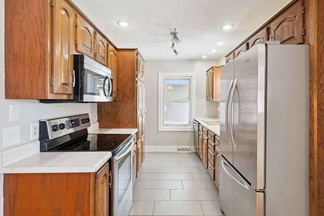 2480 Hwy 30, Dewitt, IA 52742