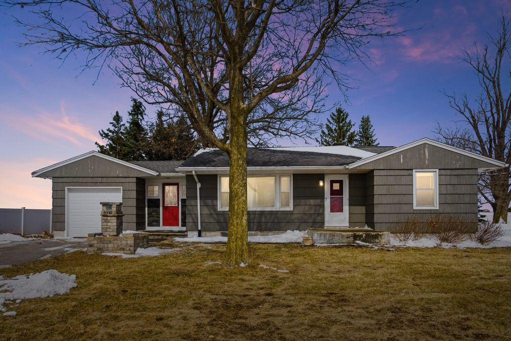 2480 Hwy 30, Dewitt, IA 52742