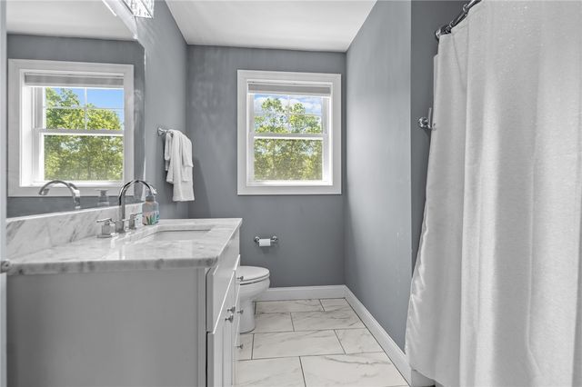 78 Harbor Ridge Lane, Tiverton, RI 02878